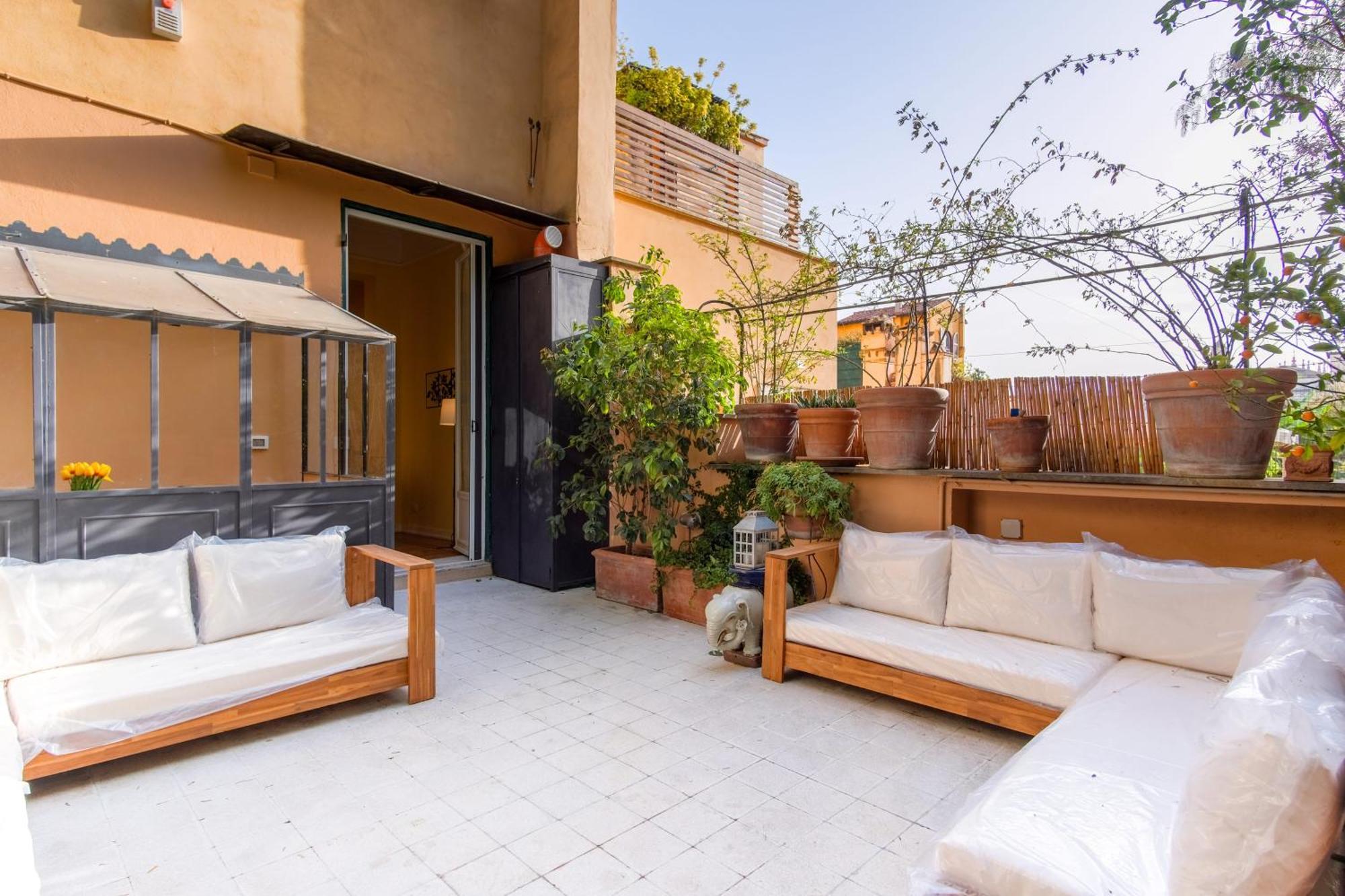 Apartment Elegantis Monti Royal With Private Terrace Rom